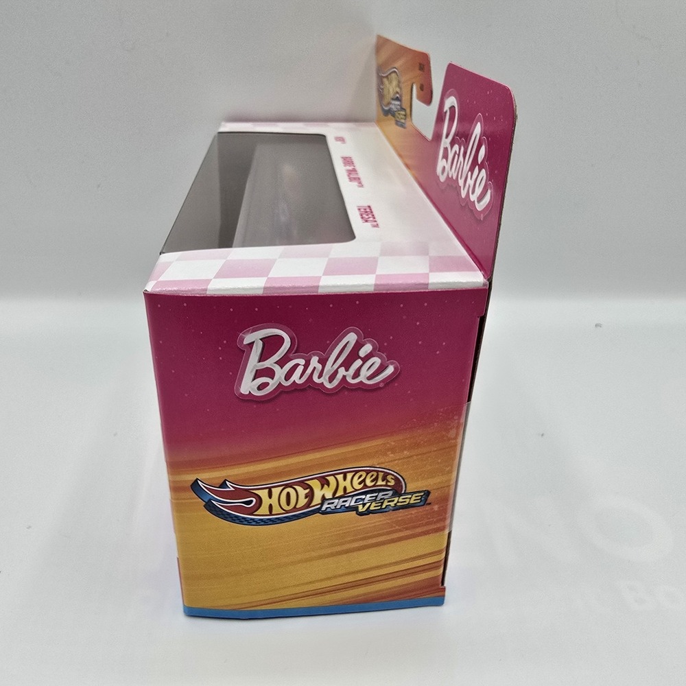 2025 Hot Wheels Racer Verse BARBIE - Ken, Barbie Malibu and Teresa - Picture 5 of 6